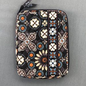 Vera Bradley tablet case. NWT. Never used.
